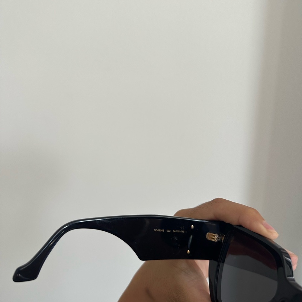 Gucci Black and Gold Sunglasses with Iconic GG Logo - Picture 6 of 9